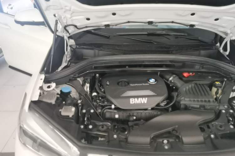 Used BMW X1 2018 xDrive20Li Luxury Edition Engine Bay Right