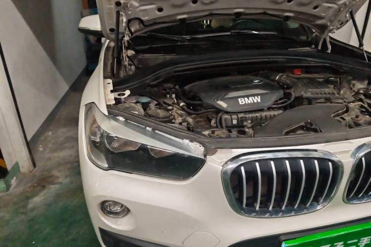 Used BMW X1 2018 sDrive18Li Fashion Model Engine Bay Right