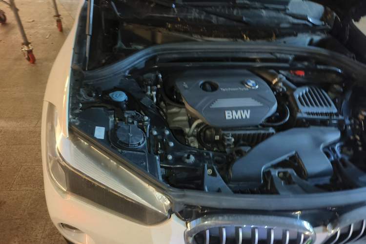 Used BMW X1 2018 sDrive18Li Fashion Model Engine Bay Right