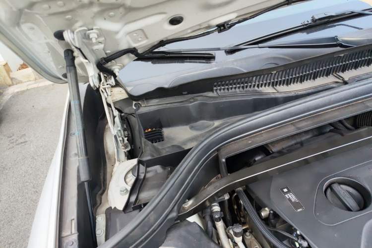 Used BMW X1 2018 xDrive20Li Luxury Edition Engine Bay Right
