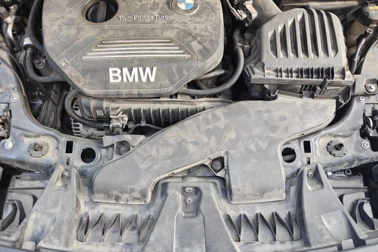 Used BMW X1 2018 sDrive18Li Fashion Model Engine Bay