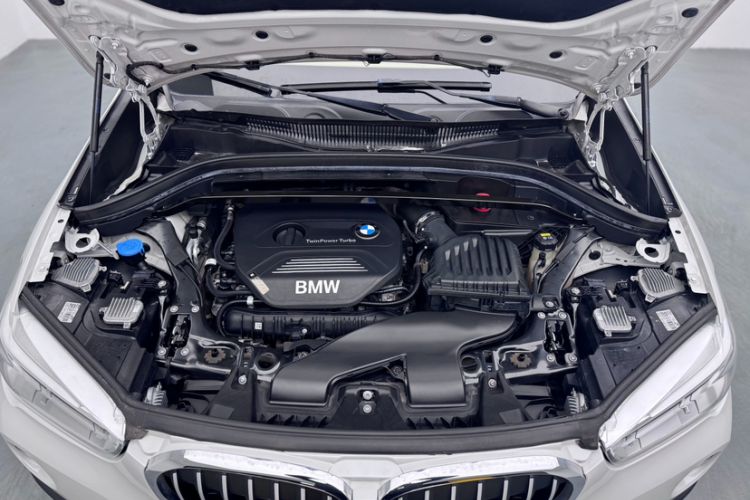 Used BMW X1 2018 sDrive20Li Leading Model Engine Bay