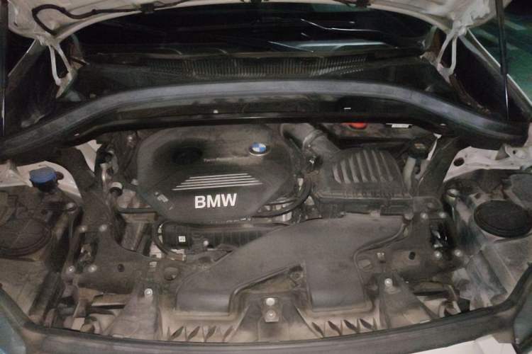 Used BMW X1 2018 sDrive18Li Fashion Model Engine Bay
