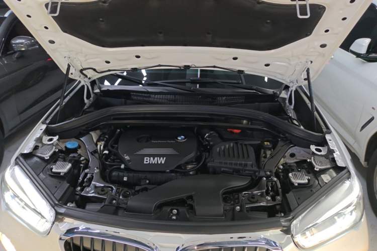 Used BMW X1 2018 xDrive20Li Luxury Edition Engine Bay