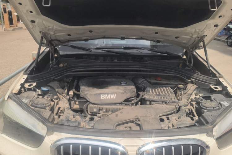 Used BMW X1 2018 sDrive18Li Fashion Model Engine Bay