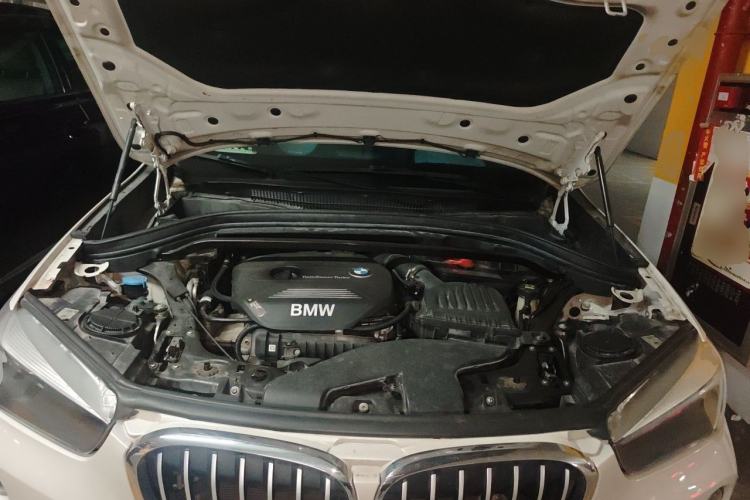 Used BMW X1 2018 sDrive18Li Fashion Model Engine Bay