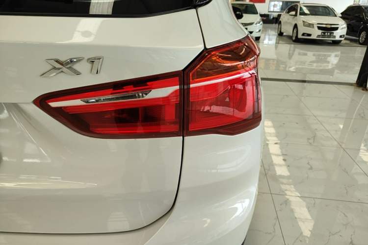 Used BMW X1 2018 xDrive20Li Luxury Edition Exterior 3