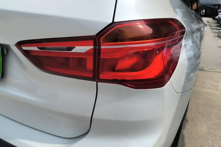 Used BMW X1 2018 xDrive20Li Luxury Edition Exterior 3