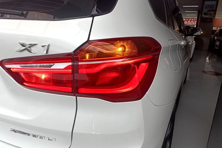 Used BMW X1 2018 xDrive20Li Luxury Edition Exterior 3