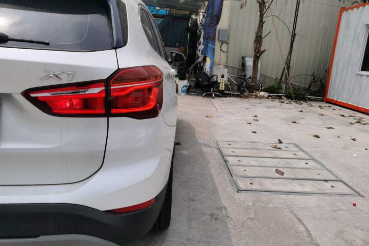 Used BMW X1 2018 sDrive20Li Leading Model Exterior 3