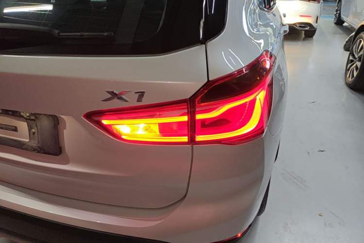 Used BMW X1 2018 xDrive20Li Luxury Edition Exterior 3