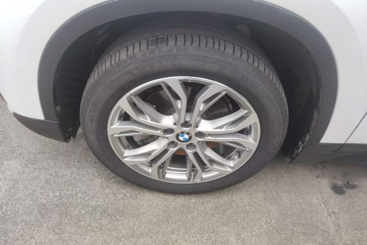 Used BMW X1 2018 sDrive20Li Leading Model Exterior 4