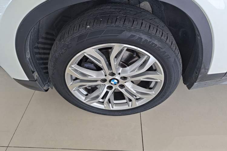 Used BMW X1 2018 sDrive20Li Leading Model Exterior 4