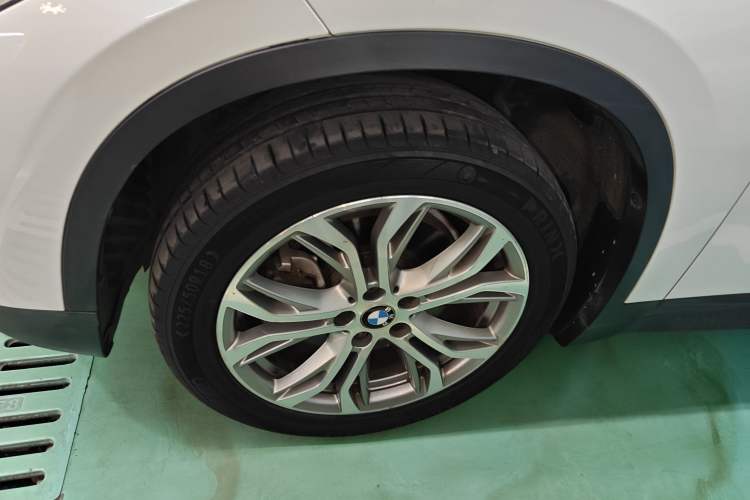 Used BMW X1 2018 sDrive20Li Leading Model Exterior 4