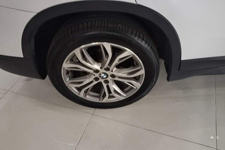 Used BMW X1 2018 sDrive20Li Leading Model Exterior 5