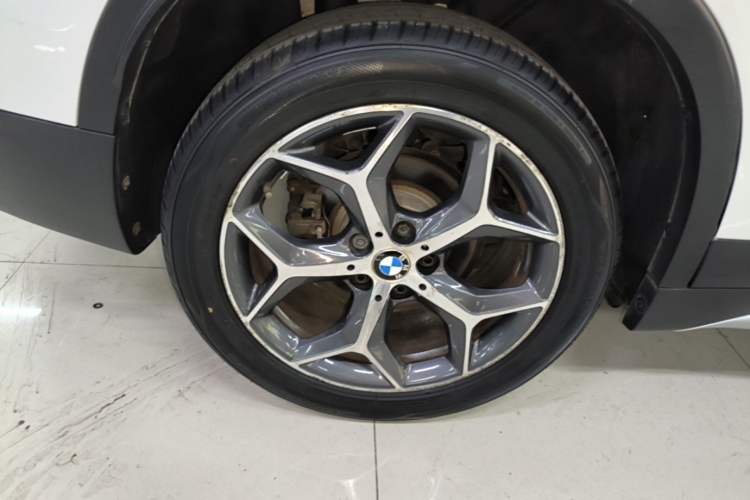 Used BMW X1 2018 xDrive20Li Luxury Edition Exterior 5