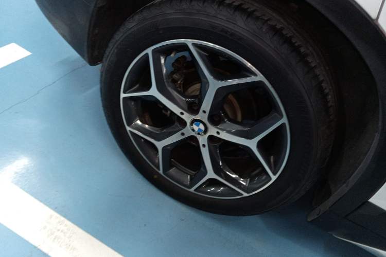 Used BMW X1 2018 xDrive20Li Luxury Edition Exterior 5