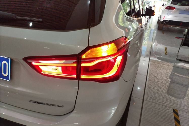 Used BMW X1 2018 xDrive20Li Luxury Edition Exterior 6