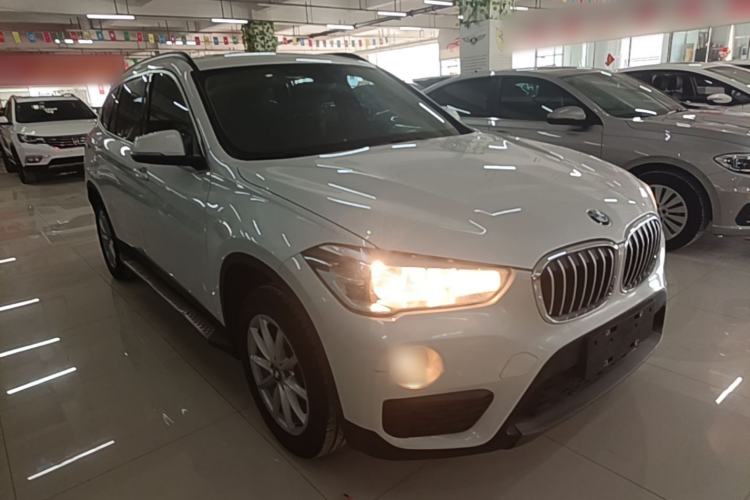 Used BMW X1 2018 sDrive18Li Fashion Model Front Right 45 Deg