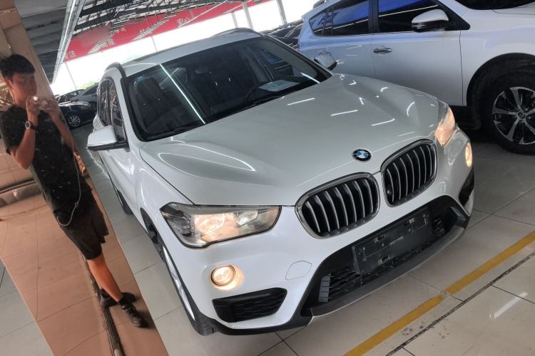 Used BMW X1 2018 sDrive18Li Fashion Model Front Right 45 Deg