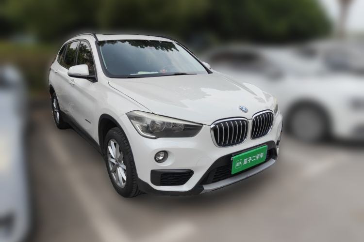 Used BMW X1 2018 sDrive18Li Fashion Model Front Right 45 Deg