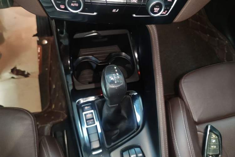 Used BMW X1 2018 sDrive18Li Luxury Model Gear Lever