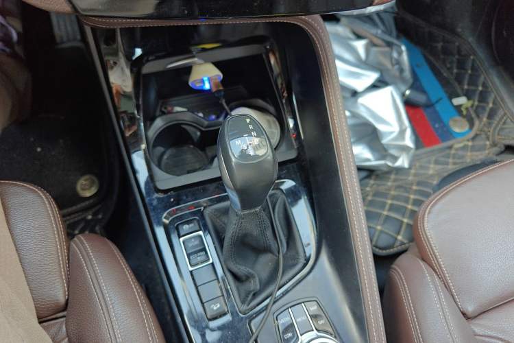 Used BMW X1 2018 xDrive20Li Luxury Edition Gear Lever
