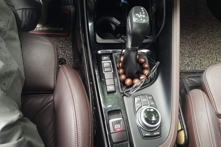 Used BMW X1 2018 xDrive20Li Luxury Edition Gear Lever