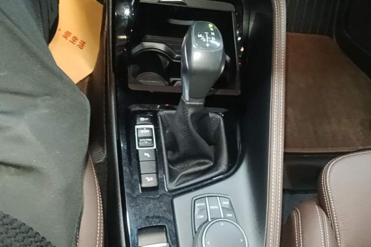 Used BMW X1 2018 xDrive20Li Luxury Model Gear Lever