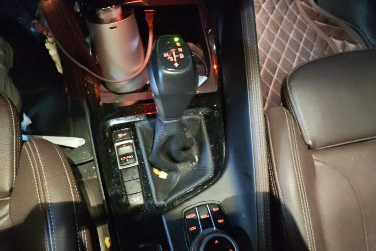 Used BMW X1 2018 xDrive20Li Luxury Edition Gear Lever