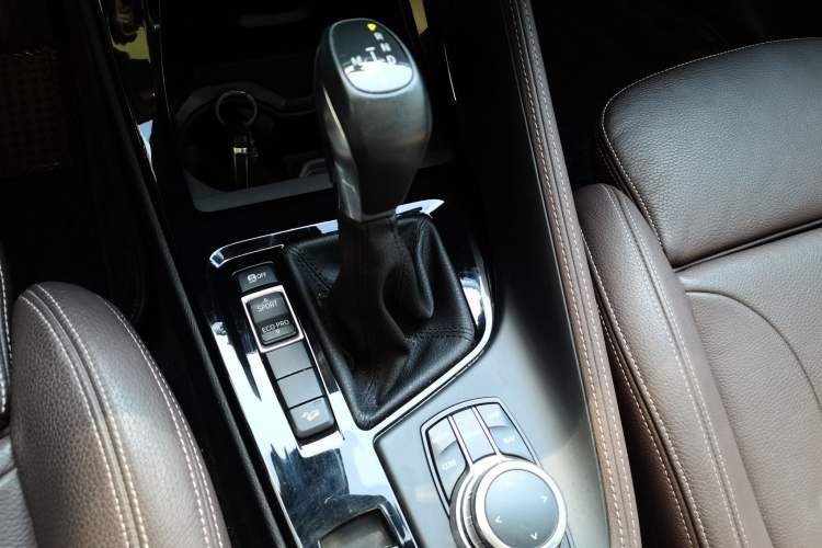 Used BMW X1 2018 xDrive20Li Luxury Edition Gear Lever