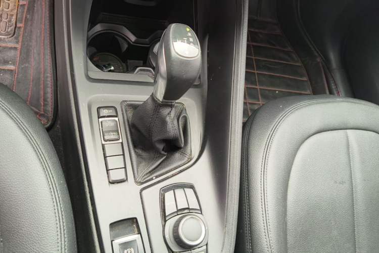 Used BMW X1 2018 sDrive20Li Leading Model Gear Lever