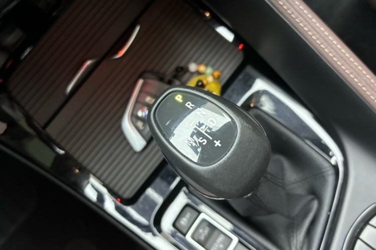 Used BMW X1 2018 sDrive18Li Luxury Model Gear Lever