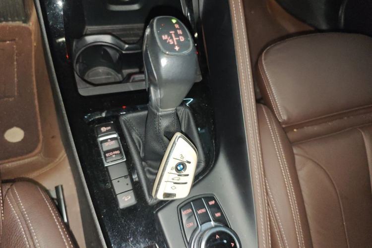 Used BMW X1 2018 xDrive20Li Luxury Edition Gear Lever