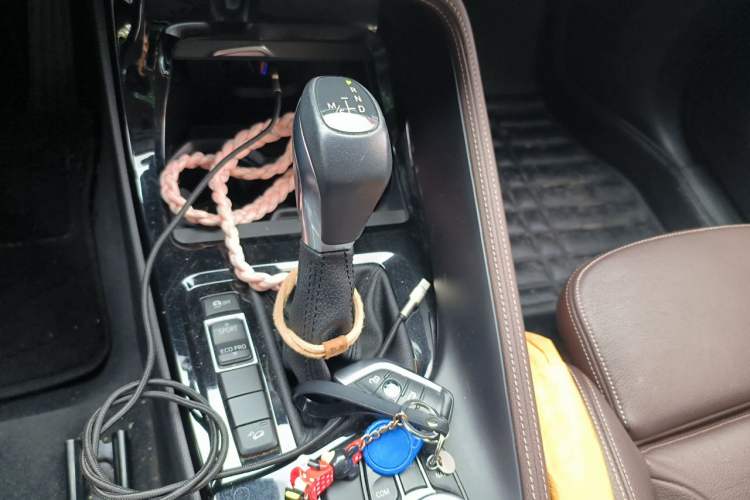 Used BMW X1 2018 xDrive20Li Luxury Edition Gear Lever