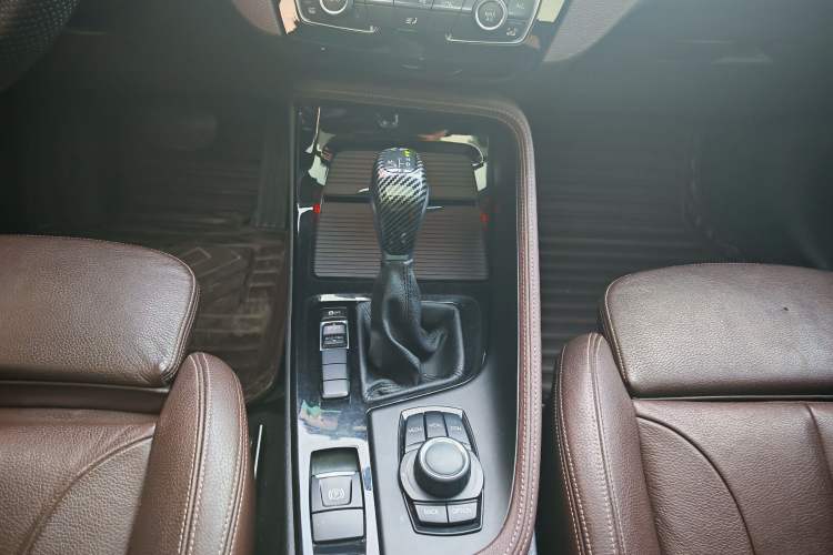 Used BMW X1 2018 sDrive18Li Luxury Model Gear Lever