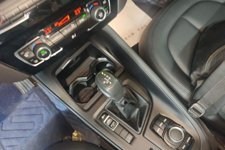 Used BMW X1 2018 sDrive20Li Leading Model Gear Lever