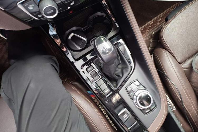 Used BMW X1 2018 xDrive20Li Luxury Edition Gear Lever