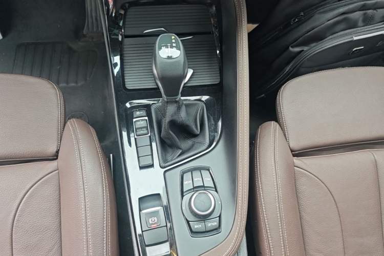 Used BMW X1 2018 sDrive18Li Luxury Model Gear Lever