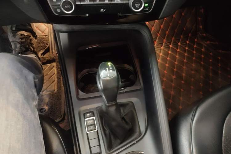 Used BMW X1 2018 sDrive20Li Leading Model Gear Lever