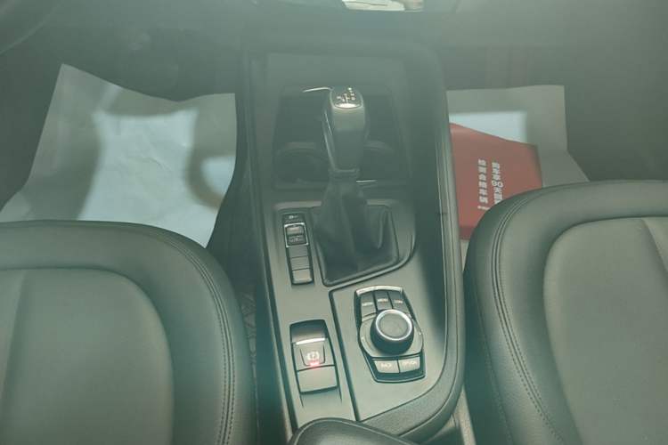 Used BMW X1 2018 sDrive20Li Leading Model Gear Lever