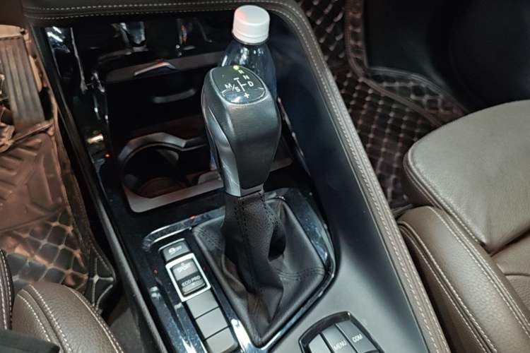 Used BMW X1 2018 sDrive18Li Luxury Model Gear Lever