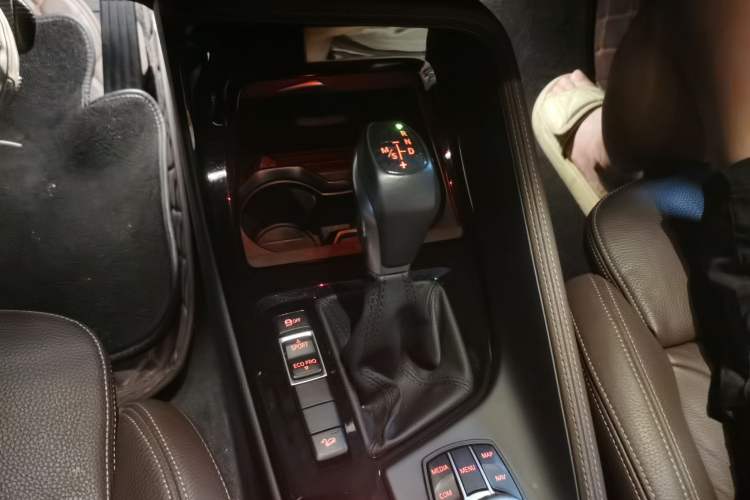 Used BMW X1 2018 xDrive20Li Luxury Edition Gear Lever