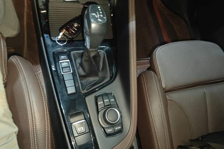 Used BMW X1 2018 sDrive18Li Luxury Model Gear Lever