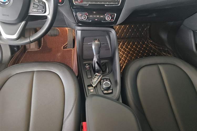 Used BMW X1 2018 sDrive20Li Leading Model Gear Lever