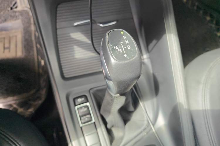 Used BMW X1 2018 sDrive20Li Leading Model Gear Lever