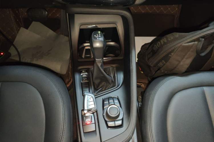 Used BMW X1 2018 sDrive20Li Leading Model Gear Lever