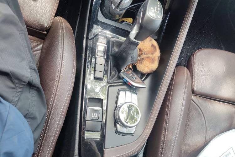 Used BMW X1 2018 sDrive18Li Luxury Model Gear Lever