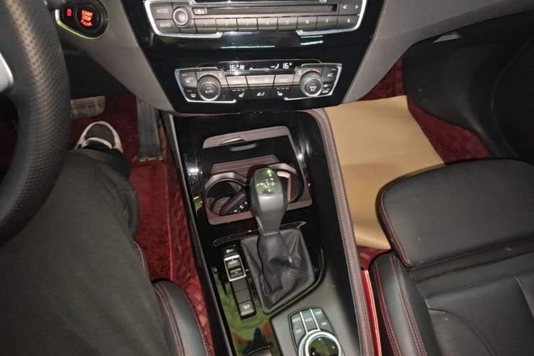 Used BMW X1 2018 xDrive20Li Luxury Edition Gear Lever