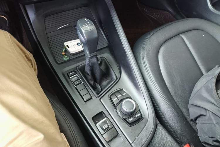 Used BMW X1 2018 sDrive20Li Leading Model Gear Lever